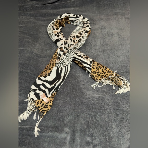 Pashmina Animal Print Scarf - Black, White, Brown - Picture 5 of 6